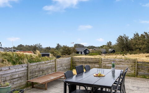 Hilmer - 180M from the Sea: Maison, Domicile, Porte, Toit, Chalet, Biens, Jardin, Ombre, Siding, Cour