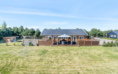 Vicktoria - 1.5Km from the Sea