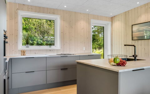 Florida - from the Sea: Sol, Cuisine, Bois, Comptoir, Sol, Design Intérieur, Meubles, Appareil De Cuisine, Cabinetry, Parquet