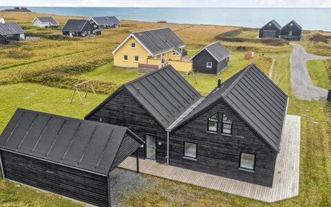 Othinkarl - 100M from the Sea: Toit, Domicile, Porte, Chalet, Ombre, Siding, Cour, Biens, Arrière-Cour
