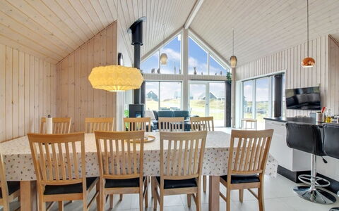 Othinkarl - 100M from the Sea: Toit, Domicile, Porte, Chalet, Ombre, Siding, Cour, Biens, Arrière-Cour