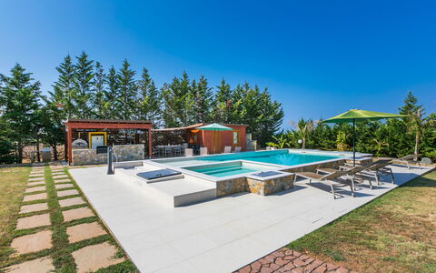 Villa della Duna: Ciel, Plante, Arbre, Ombre, Piscine, Mobilier De Jardin, Design Urbain, Maison, Paysage, Herbe