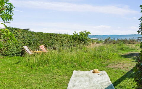 Snari - 10M from the Sea: Sol, Mur, Sol, Design Intérieur, Bois, Plafond, Parquet, Éclairage, Meubles, Revêtement De Sol Stratifié