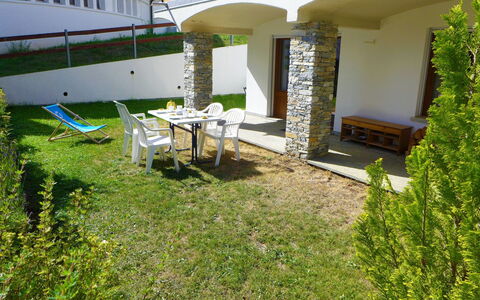 Résidence la Fenière 03: Plante, Propriété, Communauté Des Plantes, Ombre, Bâtiment, Lot Terre, Herbe, Design Urbain, Immobilier, Couverture De Sol