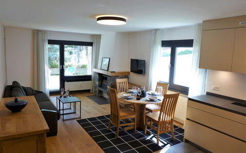 Résidence la Fenière 03: Propriété, Meubles, Table, Bois, Cabinetry, Fenêtre, Design Intérieur, Cuisine, Sol, Sol