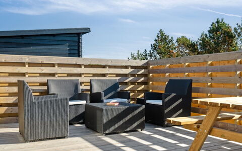 Blaguna - 600M from the Sea: Plafond, Sol, Design Intérieur, Sol, Composite, Meubles, Recours, Hôtel, Conception, Daylighting