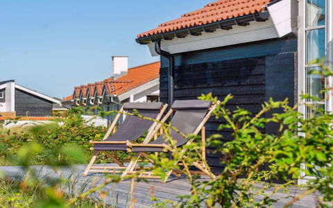 Blaguna - 600M from the Sea: Plafond, Sol, Design Intérieur, Sol, Composite, Meubles, Recours, Hôtel, Conception, Daylighting