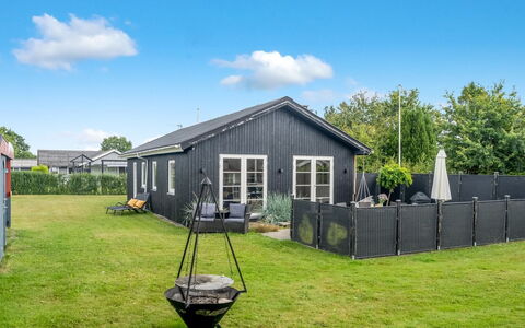 Neea - 280M from the Sea: Bois, Domicile, Porche, Plate-Forme, Dur, Toit, Tache De Bois, Parquet, Eco Hôtel
