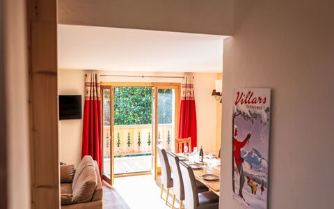 Dipankar: Bois, Design Intérieur, Meubles, Pièce, Plafond, Tache De Bois, Appartement, Salon, Canapé