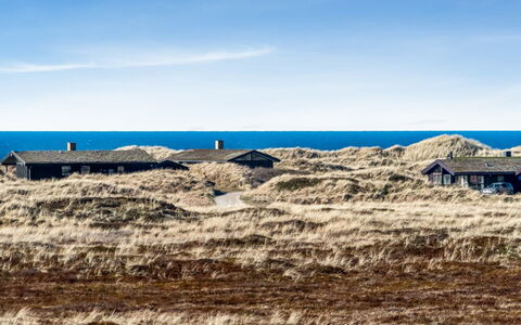 Pauli - 350M from the Sea: Herbe, Vert, Maison, Chalet, Prairie, Zone Rurale, Écorégion, Paysage, Lot Terre, Arbuste