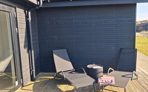 Alea - 800M from the Sea: Meubles, Design Intérieur, Sol, Bois, Sol, Plafond, Parquet, Chaise, Table, Éclairage
