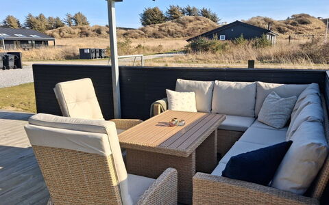 Alea - 800M from the Sea: Meubles, Design Intérieur, Sol, Bois, Sol, Plafond, Parquet, Chaise, Table, Éclairage