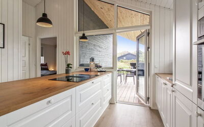 Alea - 800M from the Sea