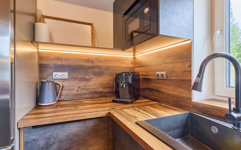 Muhu: Bois, Comptoir, Sol, Cuisine, Design Intérieur, Cabinetry, Luminaire Plomberie, Robinet, Sol, Appareil De Cuisine