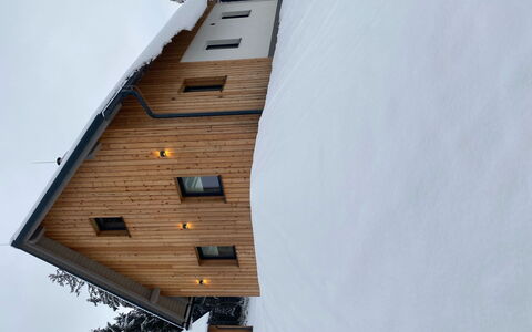 Muhu: Ciel, Bâtiment, Bois, Fenêtre, Maison, Arbre, Éclairage Public, Façade, Toit, Siding
