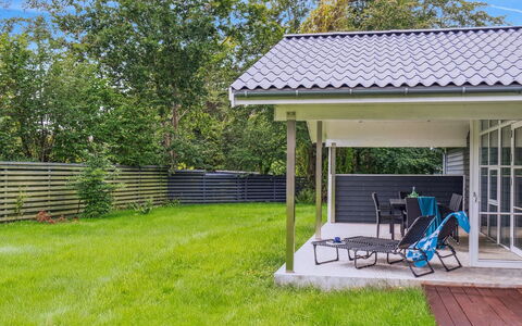 Gisl - 1.3Km from the Sea: Meubles, Design Intérieur, Sol, Bois, Sol, Plafond, Parquet, Chaise, Table, Éclairage