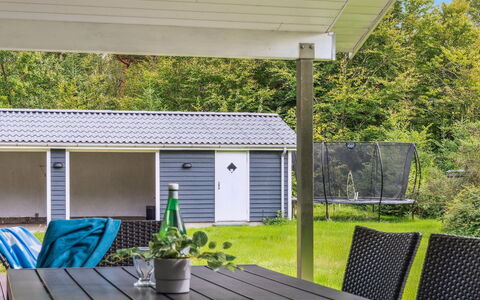 Gisl - 1.3Km from the Sea: Meubles, Design Intérieur, Sol, Bois, Sol, Plafond, Parquet, Chaise, Table, Éclairage