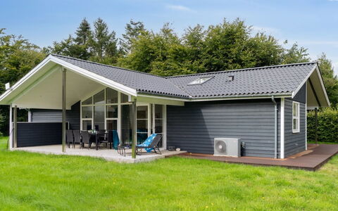 Gisl - 1.3Km from the Sea: Maison, Domicile, Toit, Chalet, Biens, Aménagement Paysager, Batiments Jardin, Siding, Ferme