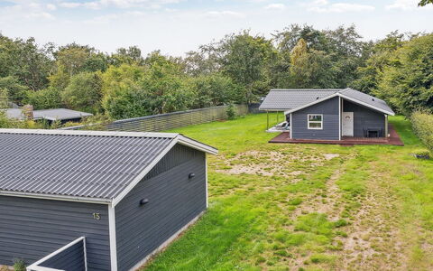 Gisl - 1.3Km from the Sea: Maison, Domicile, Toit, Chalet, Biens, Aménagement Paysager, Batiments Jardin, Siding, Ferme