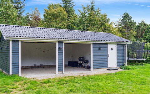Gisl - 1.3Km from the Sea: Maison, Domicile, Toit, Chalet, Biens, Aménagement Paysager, Batiments Jardin, Siding, Ferme