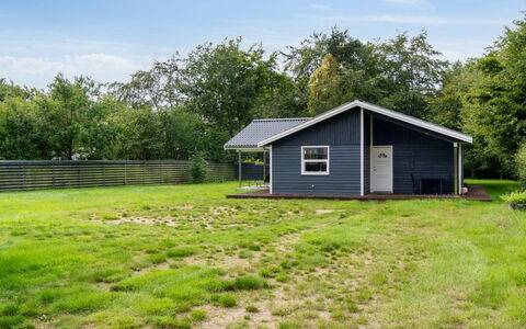 Gisl - 1.3Km from the Sea: Maison, Domicile, Toit, Chalet, Biens, Aménagement Paysager, Batiments Jardin, Siding, Ferme