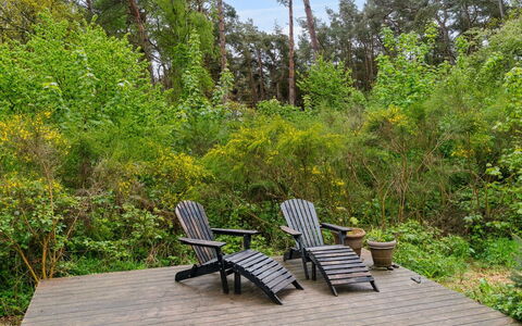 Arkil - 150M from the Sea: Toit, Maison, Lot Terre, Domicile, Chalet, Biens, Batiments Jardin, Ombre, Cabane En Rondins, Aménagement Paysager
