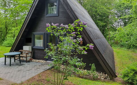 Marie: Plante, Bâtiment, Fenêtre, Arbre, Bois, Maison, Lot Terre, Herbe, Chalet, Siding
