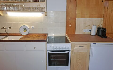 Lieblingsplatz: Cabinetry, Propriété, Comptoir, Cuisinière, Appareil De Cuisine, Evier, Électroménager, Cuisine, Design Intérieur, Bois
