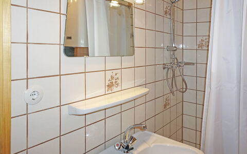 Lieblingsplatz: Miroir, Robinet, Luminaire Plomberie, Évier, Propriété, Lavabo, Salle De Bains, Design Intérieur