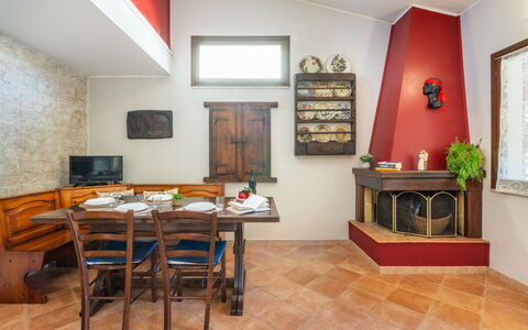 Villasimius 683: Table, Cadre, Propriété, Meubles, Plante, Bois, Plante D'Appartement, Design Intérieur, Chaise, Architecture