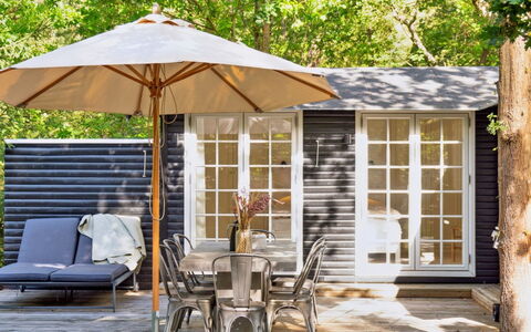 Torben - 750M from the Sea: Meubles, Design Intérieur, Sol, Bois, Sol, Plafond, Parquet, Chaise, Table, Éclairage
