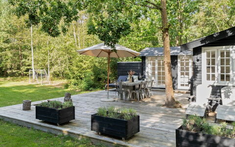 Torben - 750M from the Sea: Meubles, Design Intérieur, Sol, Bois, Sol, Plafond, Parquet, Chaise, Table, Éclairage
