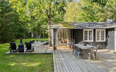 Torben - 750M from the Sea: Meubles, Design Intérieur, Sol, Bois, Sol, Plafond, Parquet, Chaise, Table, Éclairage