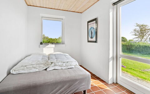 Cajsa - 200M from the Sea: Mur, Bois, Plafond, Design Intérieur, Chambre, Sol, Sol, Lit, Domicile, Cadre De Lit