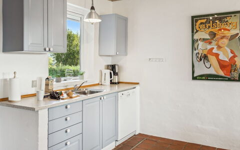 Cajsa - 200M from the Sea: Cuisine, Cabinetry, Comptoir, Appareil De Cuisine, Meubles, Design Intérieur, Bois, Sol, Principaux Appliance, Placard