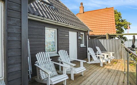 Alimpij - 5M from the Sea: Chalet, Toit, Domicile, Pente, Cabane, Siding