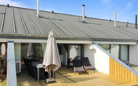 Virpi - 1Km from the Sea: Plafond, Sol, Design Intérieur, Sol, Composite, Meubles, Recours, Hôtel, Conception, Daylighting