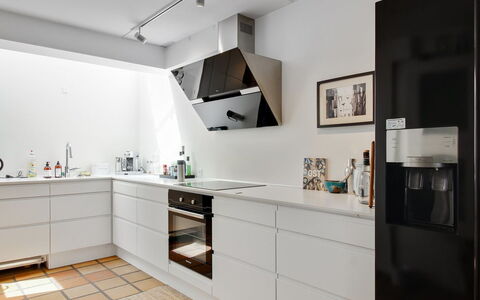 Virpi - 1Km from the Sea: Plafond, Sol, Design Intérieur, Sol, Composite, Meubles, Recours, Hôtel, Conception, Daylighting