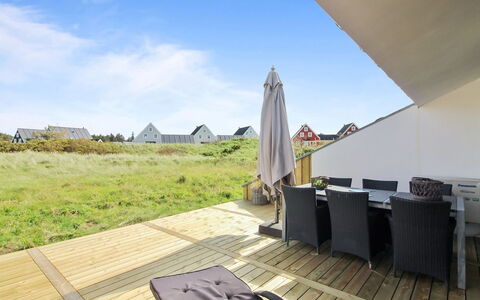 Virpi - 1Km from the Sea: Plafond, Sol, Design Intérieur, Sol, Composite, Meubles, Recours, Hôtel, Conception, Daylighting