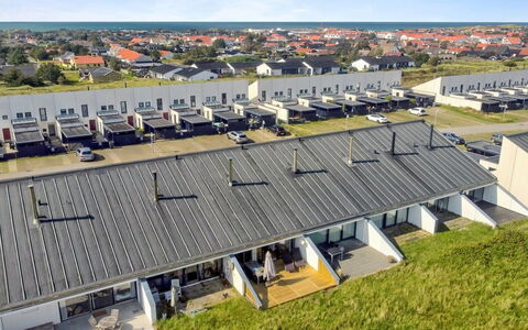 Virpi - 1Km from the Sea: Plafond, Sol, Design Intérieur, Sol, Composite, Meubles, Recours, Hôtel, Conception, Daylighting