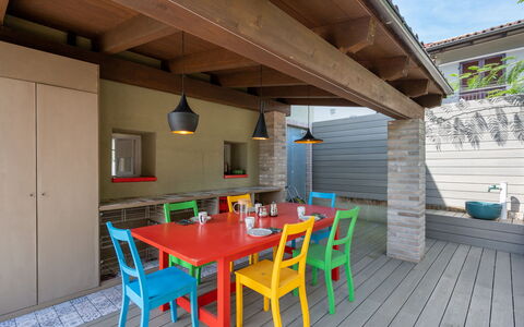 Cascina Basan: Table, Meubles, Propriété, Bâtiment, Chaise, Bois, Fenêtre, Design Intérieur, Architecture, Ciel