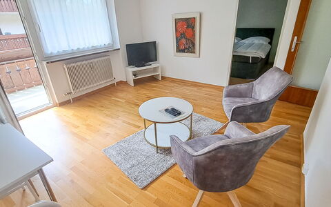 Kitzblick: Meubles, Bâtiment, Bois, Sol, Design Intérieur, Sol, Chaise, Salon, Revêtement De Sol Stratifié, Confort