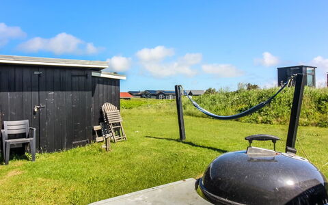 Sanni - 225M from the Sea: Ciel, Nuage, Plaine, Lot Terre, Toit, Pelouse, Chalet, Prairie, Cour, Cabanon