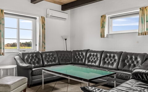 Haralde: Meubles, Sol, Design Intérieur, Sol, Canapé, Table, Domicile, Pièce, Salon, Plafond