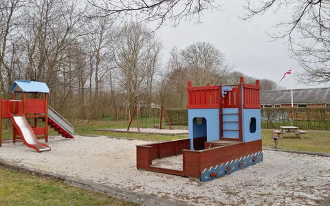 Helmi - 1Km from the Sea: Piscine, Mobilier De Jardin, Meubles, Recours, Dalle, Eco Hôtel, Ombre, Chaise, Loisir, Biens