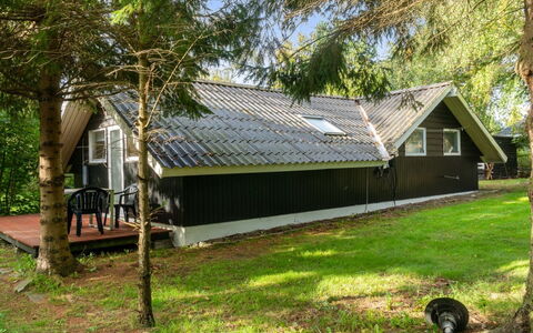 Ninni - 3.2Km from the Sea: Toit, Domicile, Chalet, Biens, Mobilier De Jardin, Cour, Tableau De Plein Air, Cour, Arrière-Cour, Villa