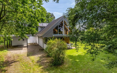 Calla - 250M from the Sea: Arbuste, Toit, Domicile, Chalet, Jardin, Biens, Ombre, Ferme, Siding, Aménagement Paysager