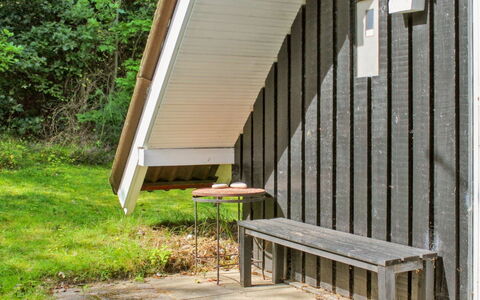 Keimo - 1.3Km from the Sea: Meubles, Design Intérieur, Sol, Bois, Sol, Plafond, Parquet, Chaise, Table, Éclairage