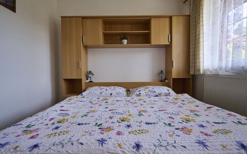 Špičák Ii: Meubles, Propriété, Confort, Bois, Bâtiment, Lit, Design Intérieur, Cabinetry, Sol