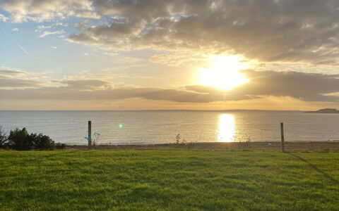Enwald - 275M from the Sea: Herbe, Vert, Maison, Chalet, Prairie, Zone Rurale, Écorégion, Paysage, Lot Terre, Arbuste